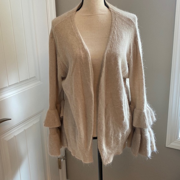 Gorgeous ruffle bell sleeve cardigan by POL - Picture 1 of 7